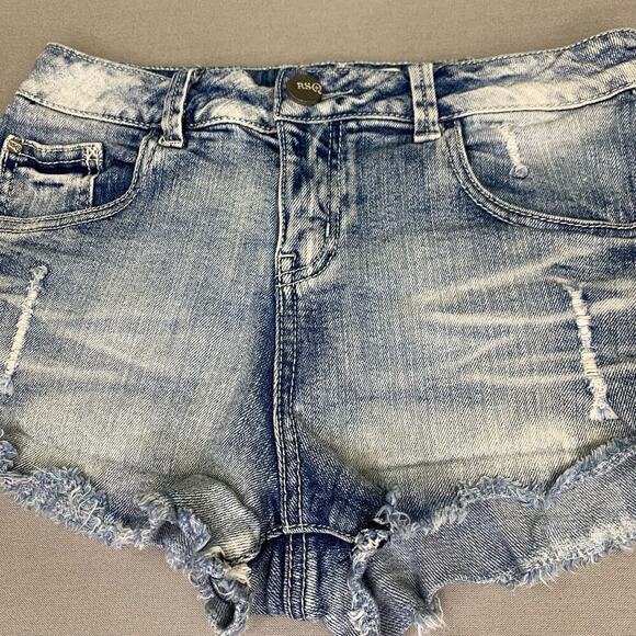 RSQ Maui High Rise Distressed Frayed Denim Blue Jeans Shorts Stretchy Jr Size 3 - Picture 3 of 12